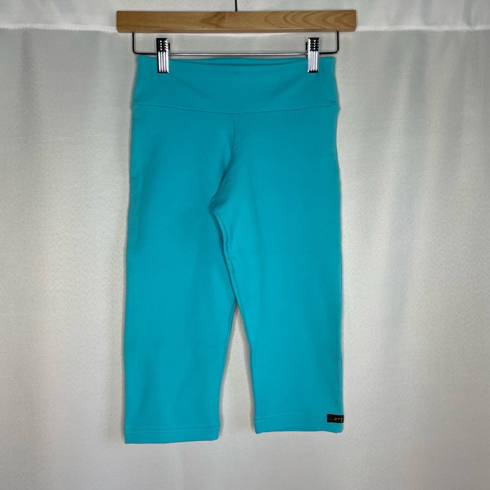 Yogabela Xique aqua capri leggings size S small NWOT NEW